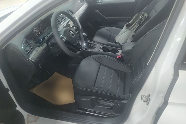Used Volkswagen Lamando 2019 230TSI DSG Fashion Edition China VI Left Front Seat