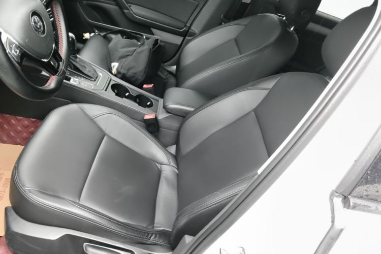 Used Volkswagen Lamando 2019 230TSI DSG Fashion Edition China VI Left Front Seat