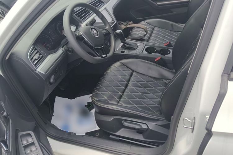 Used Volkswagen Lamando 2019 230TSI DSG Fashion Edition China V Standard Left Front Seat
