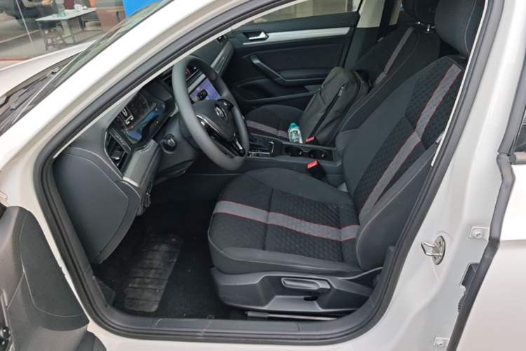 Used Volkswagen Lamando 2019 230TSI DSG Fashion Edition China VI Left Front Seat