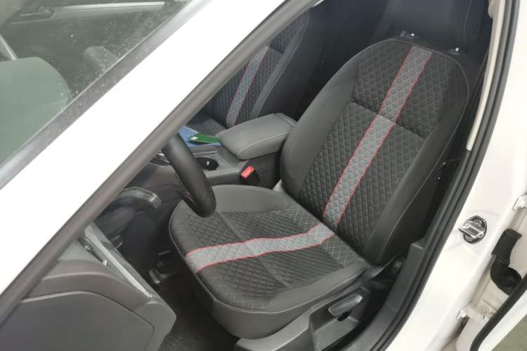 Used Volkswagen Lamando 2019 230TSI DSG Fashion Edition China V Standard Left Front Seat