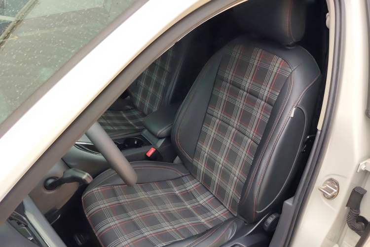 Used Volkswagen Lamando 2019 230TSI DSG Fashion Edition China V Standard Left Front Seat