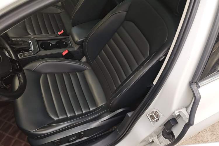 Used Volkswagen Lamando 2019 280TSI DSG Comfort Edition China VI standard Left Front Seat