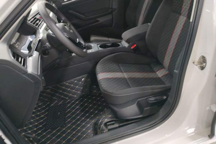 Used Volkswagen Lamando 2019 230TSI DSG Fashion Edition China VI Left Front Seat