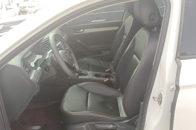 Used Volkswagen Lamando 2019 230TSI DSG Fashion Edition China VI Left Front Seat
