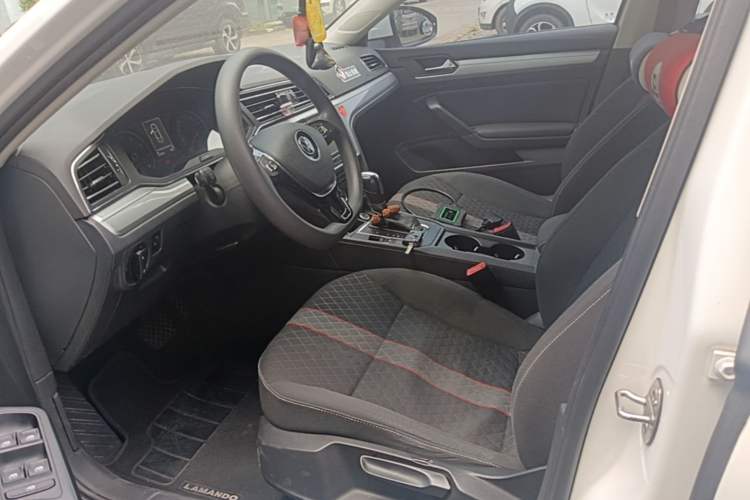 Used Volkswagen Lamando 2019 230TSI DSG Fashion Edition China VI Left Front Seat