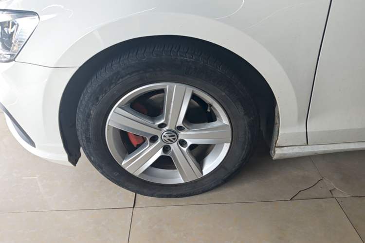 Used Volkswagen Lamando 2019 230TSI DSG Fashion Edition China V Standard Left Front Wheel Hub