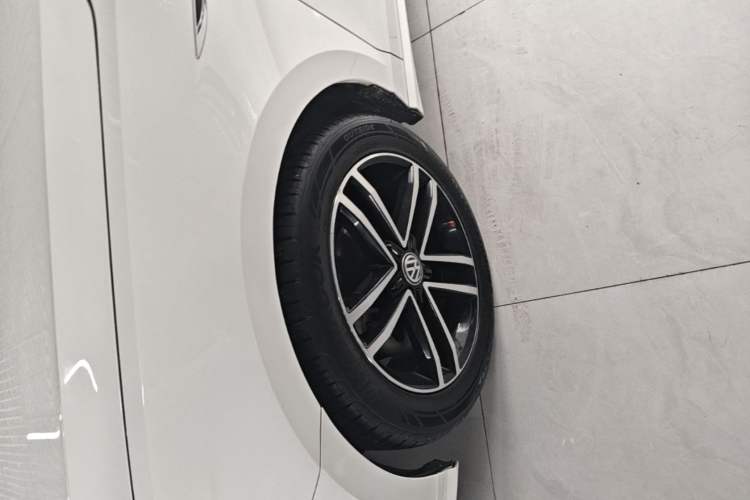 Used Volkswagen Lamando 2019 280TSI DSG Comfort Edition China V Standard Left Front Wheel Hub