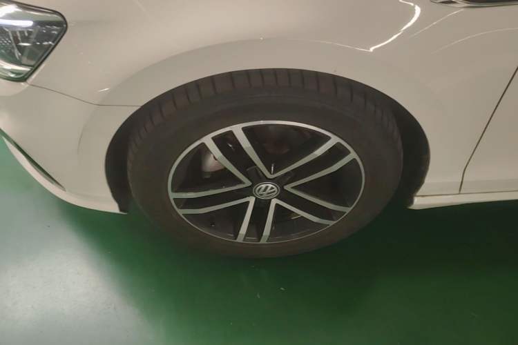 Used Volkswagen Lamando 2019 280TSI DSG Comfort Edition China VI standard Left Front Wheel Hub