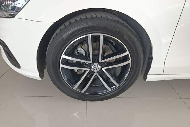 Used Volkswagen Lamando 2019 280TSI DSG Comfort Edition China VI standard Left Front Wheel Hub