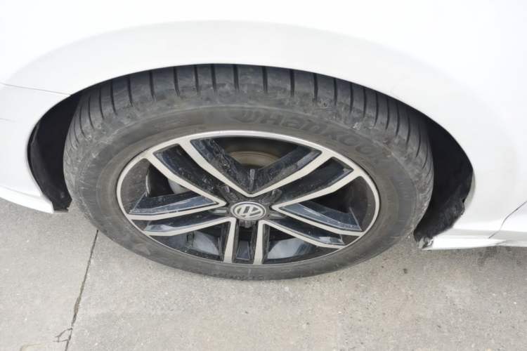 Used Volkswagen Lamando 2019 280TSI DSG Comfort Edition China VI standard Left Front Wheel Hub