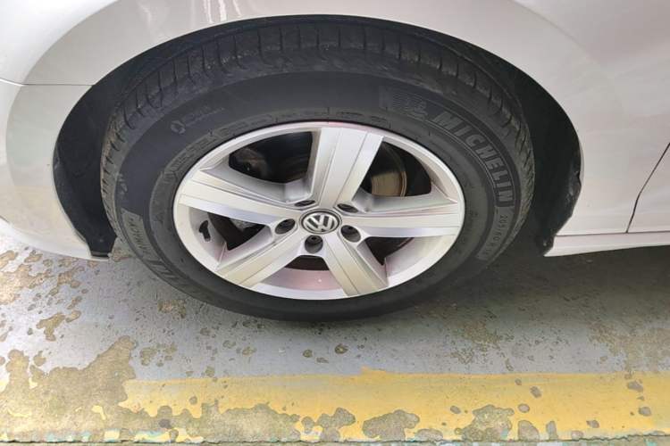 Used Volkswagen Lamando 2019 230TSI DSG Vision Edition China VI Standard Left Front Wheel Hub