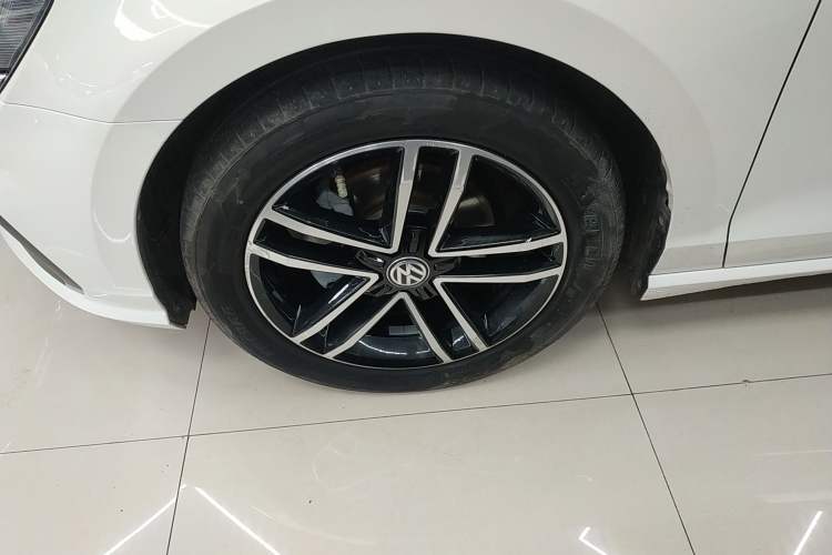 Used Volkswagen Lamando 2019 280TSI DSG Comfort Edition China VI standard Left Front Wheel Hub