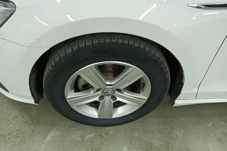 Used Volkswagen Lamando 2019 230TSI DSG Fashion Edition China V Standard Left Front Wheel Hub