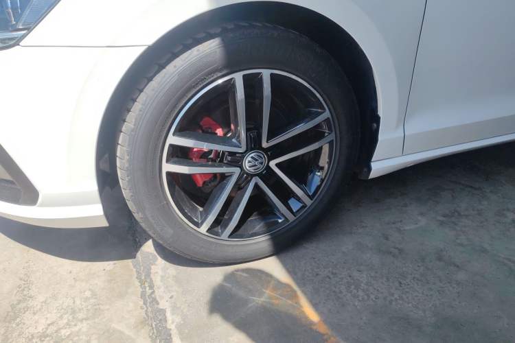 Used Volkswagen Lamando 2019 280TSI DSG Comfort Edition China VI standard Left Front Wheel Hub