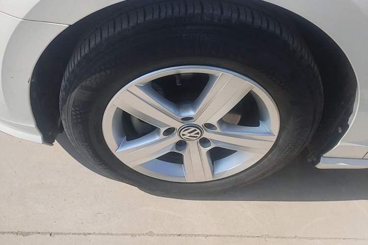 Used Volkswagen Lamando 2019 230TSI DSG Fashion Edition China V Standard Left Front Wheel Hub