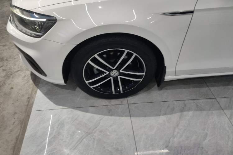Used Volkswagen Lamando 2019 280TSI DSG Comfort Edition China VI standard Left Front Wheel Hub