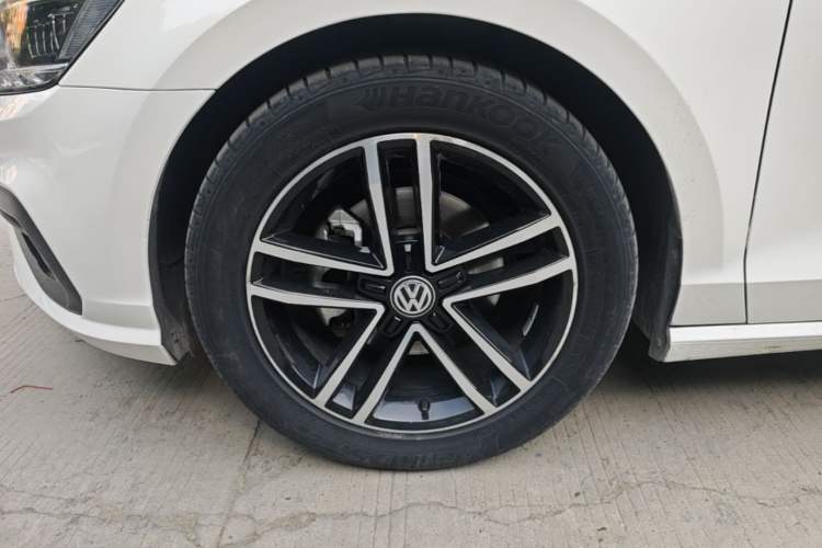 Used Volkswagen Lamando 2019 280TSI DSG Comfort Edition China VI standard Left Front Wheel Hub