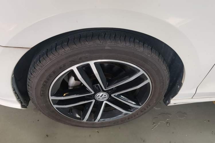 Used Volkswagen Lamando 2019 280TSI DSG Comfort Edition China VI standard Left Front Wheel Hub