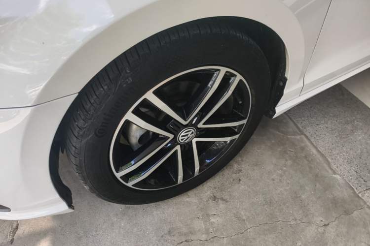 Used Volkswagen Lamando 2019 280TSI DSG Comfort Edition China VI standard Left Front Wheel Hub