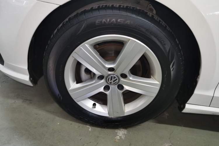 Used Volkswagen Lamando 2019 230TSI DSG Fashion Edition China V Standard Left Front Wheel Hub