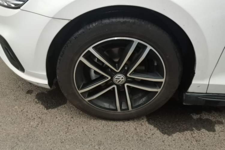 Used Volkswagen Lamando 2019 280TSI DSG Comfort Edition China V Standard Left Front Wheel Hub