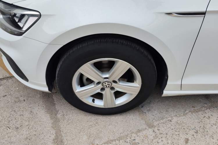 Used Volkswagen Lamando 2019 230TSI DSG Fashion Edition China V Standard Left Front Wheel Hub