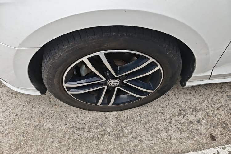 Used Volkswagen Lamando 2019 280TSI DSG Comfort Edition China VI standard Left Front Wheel Hub