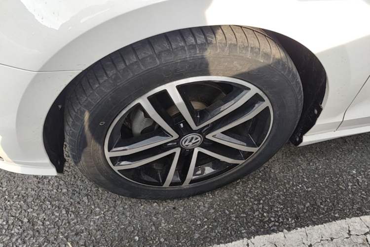 Used Volkswagen Lamando 2019 280TSI DSG Comfort Edition China VI standard Left Front Wheel Hub