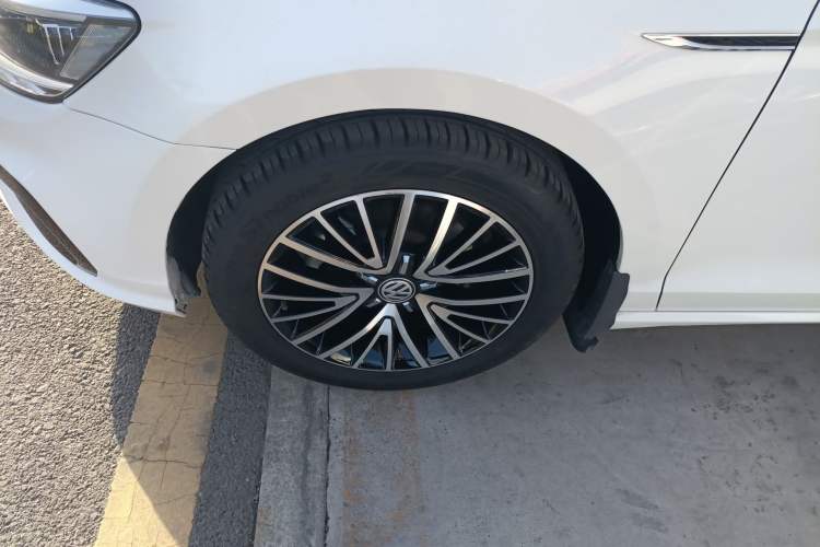 Used Volkswagen Lamando 2019 280TSI DSG Luxury Edition China VI Standard Left Front Wheel Hub