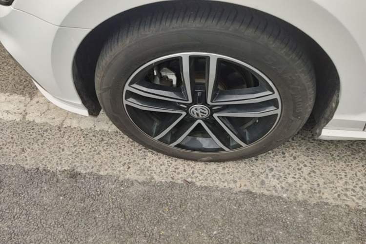 Used Volkswagen Lamando 2019 280TSI DSG Comfort Edition China VI standard Left Front Wheel Hub