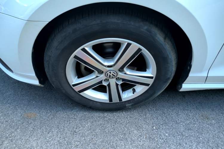 Used Volkswagen Lamando 2019 230TSI DSG Vision Edition China VI Standard Left Front Wheel Hub