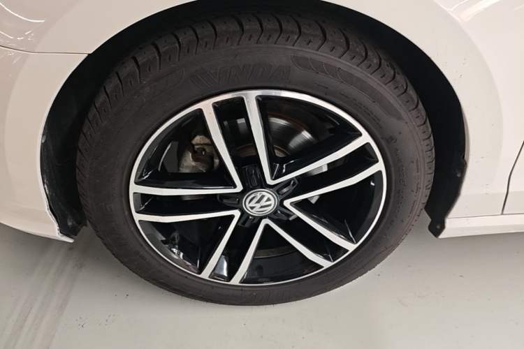 Used Volkswagen Lamando 2019 280TSI DSG Comfort Edition China VI standard Left Front Wheel Hub