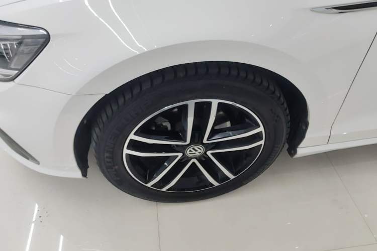 Used Volkswagen Lamando 2019 280TSI DSG Comfort Edition China V Standard Left Front Wheel Hub
