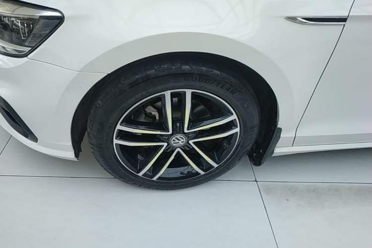 Used Volkswagen Lamando 2019 280TSI DSG Comfort Edition China V Standard Left Front Wheel Hub