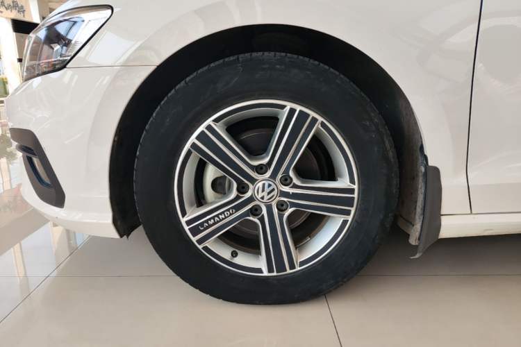 Used Volkswagen Lamando 2019 230TSI DSG Fashion Edition China V Standard Left Front Wheel Hub