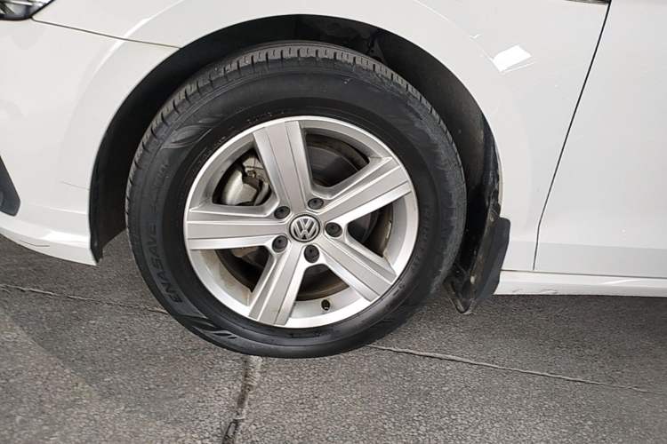 Used Volkswagen Lamando 2019 230TSI DSG Fashion Edition China VI Left Front Wheel Hub