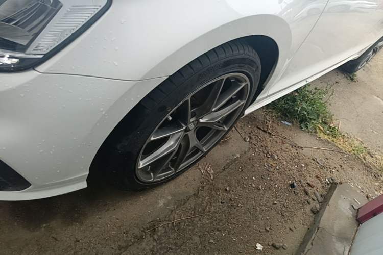 Used Volkswagen Lamando 2019 230TSI DSG Fashion Edition China V Standard Left Front Wheel Hub