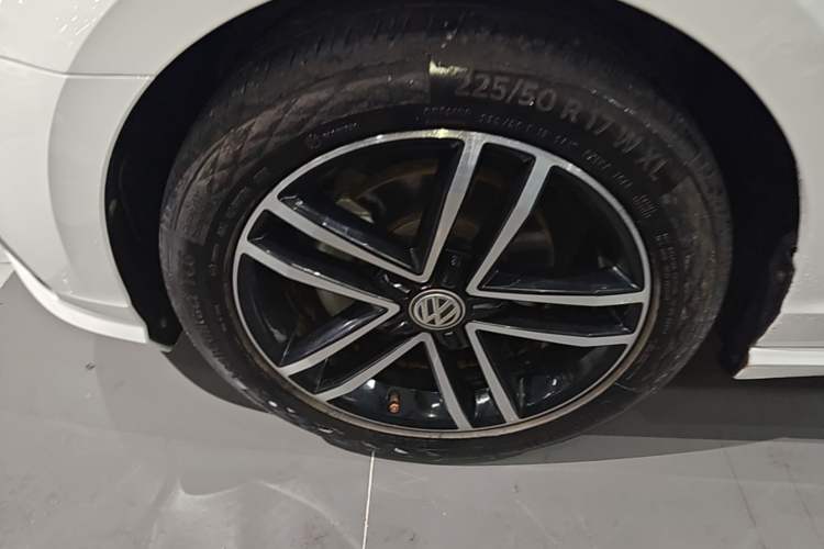 Used Volkswagen Lamando 2019 280TSI DSG Comfort Edition China VI standard Left Front Wheel Hub