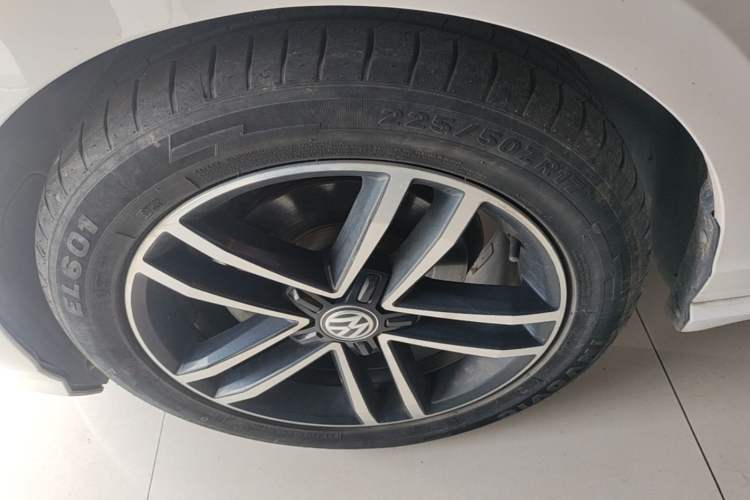 Used Volkswagen Lamando 2019 280TSI DSG Comfort Edition China VI standard Left Front Wheel Hub