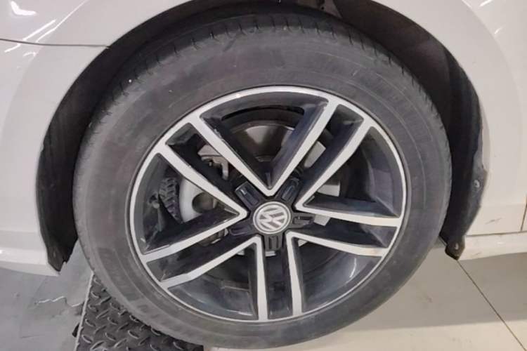 Used Volkswagen Lamando 2019 280TSI DSG Comfort Edition China VI standard Left Front Wheel Hub