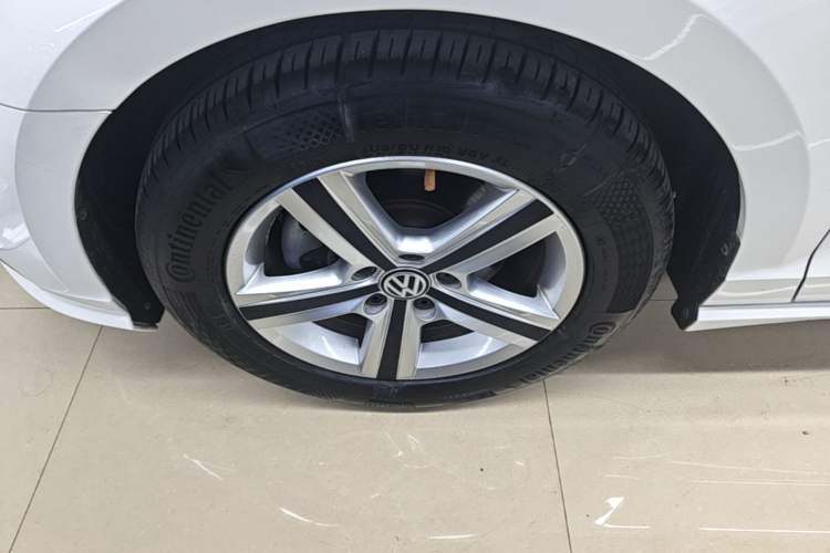 Used Volkswagen Lamando 2019 230TSI DSG Fashion Edition China V Standard Left Front Wheel Hub