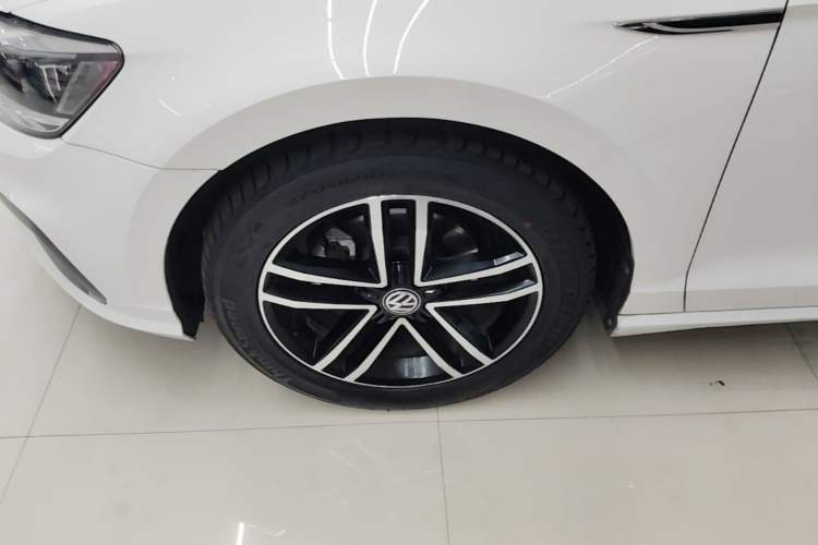 Used Volkswagen Lamando 2019 280TSI DSG Comfort Edition China V Standard Left Front Wheel Hub