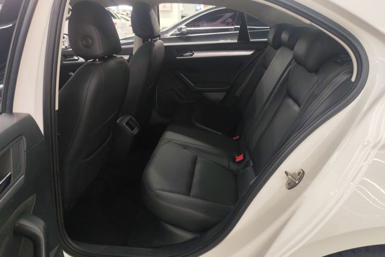 Used Volkswagen Lamando 2019 230TSI DSG Fashion Edition China VI Left Rear Seat