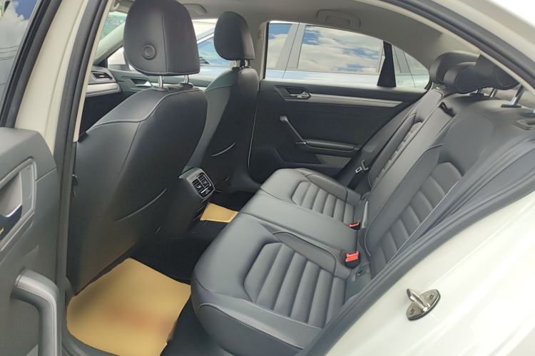 Used Volkswagen Lamando 2019 280TSI DSG Comfort Edition China VI standard Left Rear Seat