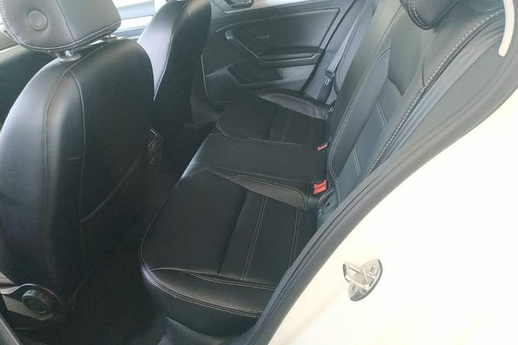 Used Volkswagen Lamando 2019 230TSI DSG Vision Edition China VI Standard Left Rear Seat
