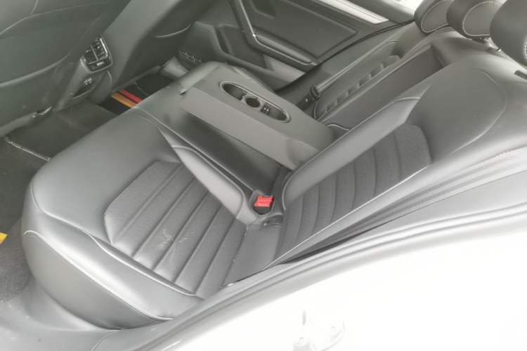 Used Volkswagen Lamando 2019 280TSI DSG Comfort Edition China VI standard Left Rear Seat