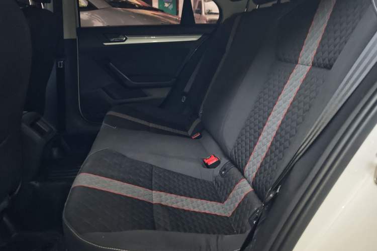 Used Volkswagen Lamando 2019 230TSI DSG Fashion Edition China VI Left Rear Seat