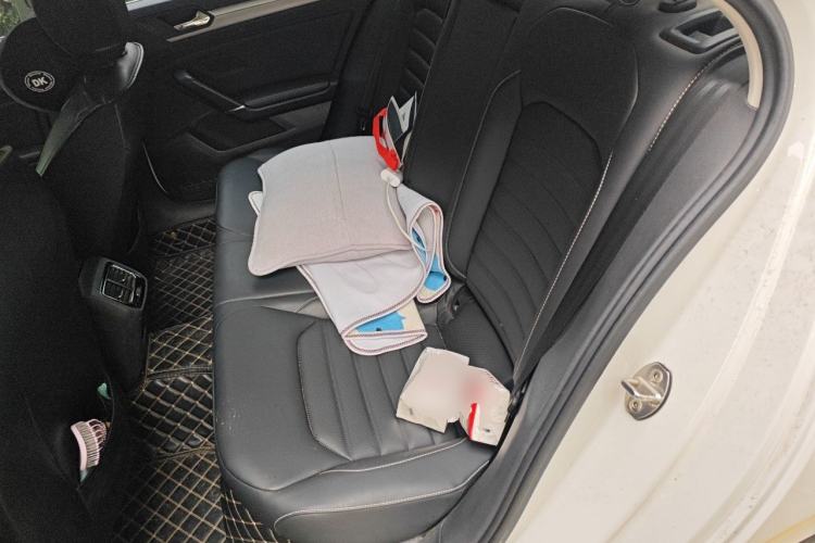 Used Volkswagen Lamando 2019 280TSI DSG Comfort Edition China VI standard Left Rear Seat