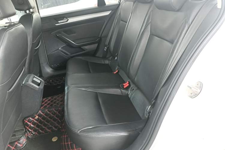 Used Volkswagen Lamando 2019 230TSI DSG Fashion Edition China VI Left Rear Seat